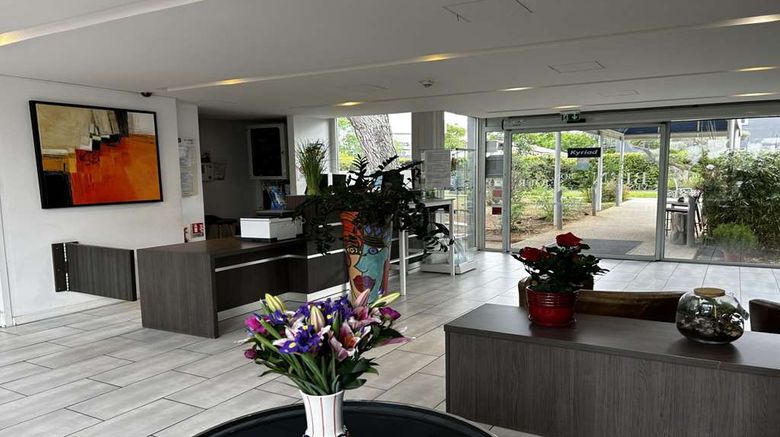 <b>Hotel Kyriad Montpellier-Aeroport Lobby</b>. Images powered by <a href="https://iceportal.shijigroup.com/" title="IcePortal" target="_blank">IcePortal</a>.