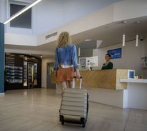 Kyriad Montpellier Est Lunel Lobby