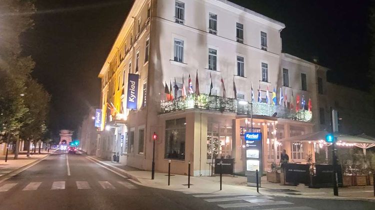 Kyriad Hotel Orange Centre Exterior