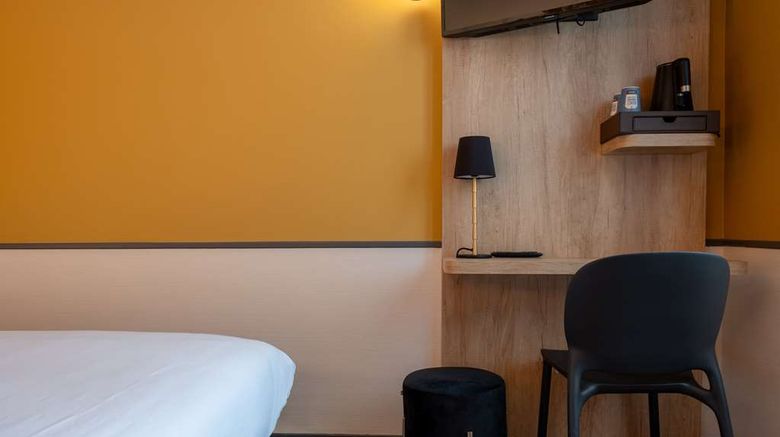 <b>Kyriad Paris 10 canal Saint Martin Room</b>. Images powered by <a href="https://iceportal.shijigroup.com/" title="IcePortal" target="_blank">IcePortal</a>.