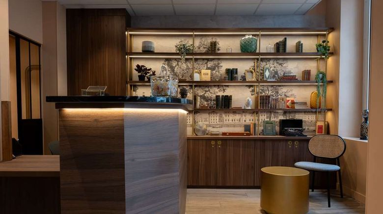 <b>Kyriad Paris 10 canal Saint Martin Lobby</b>. Images powered by <a href="https://iceportal.shijigroup.com/" title="IcePortal" target="_blank">IcePortal</a>.