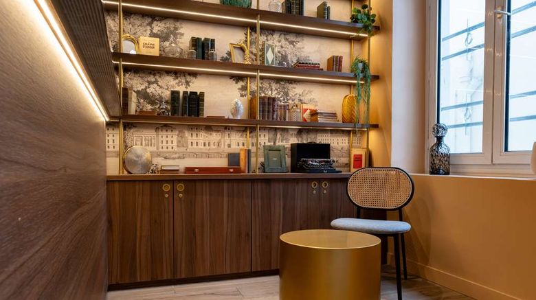 <b>Kyriad Paris 10 canal Saint Martin Lobby</b>. Images powered by <a href="https://iceportal.shijigroup.com/" title="IcePortal" target="_blank">IcePortal</a>.