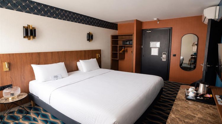 Kyriad Paris 13 Italie Gobelins Room