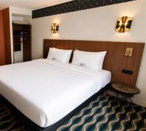 Kyriad Paris 13 Italie Gobelins Room