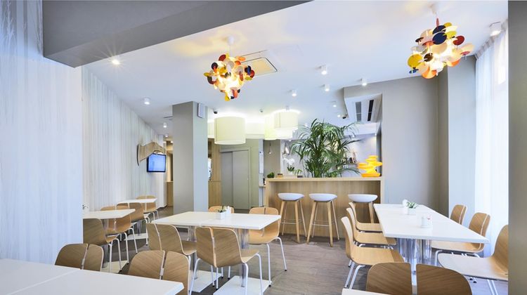 Kyriad Paris 18 - Porte de Clignancourt Restaurant