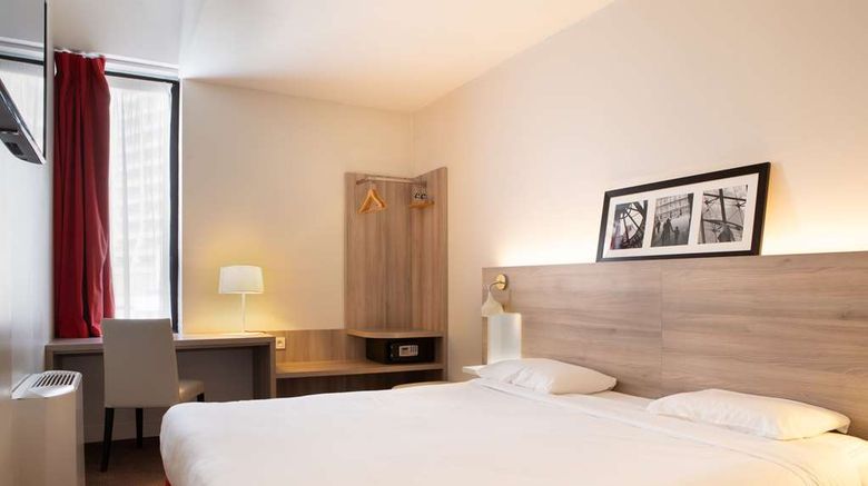 <b>Kyriad Paris Est - Porte de Bercy Room</b>. Images powered by <a href="https://iceportal.shijigroup.com/" title="IcePortal" target="_blank">IcePortal</a>.
