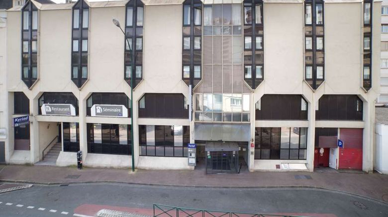 <b>Kyriad Paris Est - Porte de Bercy Exterior</b>. Images powered by <a href="https://iceportal.shijigroup.com/" title="IcePortal" target="_blank">IcePortal</a>.