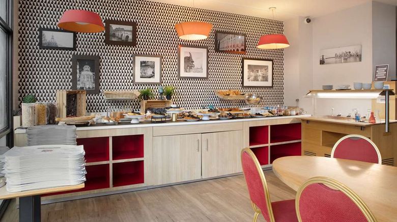 <b>Kyriad Paris Est - Porte de Bercy Restaurant</b>. Images powered by <a href="https://iceportal.shijigroup.com/" title="IcePortal" target="_blank">IcePortal</a>.