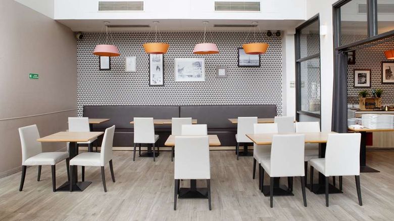 <b>Kyriad Paris Est - Porte de Bercy Lobby</b>. Images powered by <a href="https://iceportal.shijigroup.com/" title="IcePortal" target="_blank">IcePortal</a>.