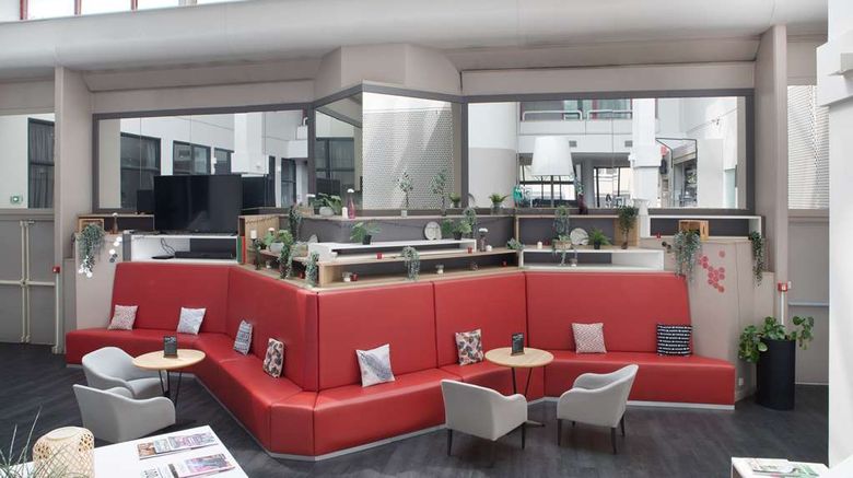 <b>Kyriad Paris Est - Porte de Bercy Restaurant</b>. Images powered by <a href="https://iceportal.shijigroup.com/" title="IcePortal" target="_blank">IcePortal</a>.