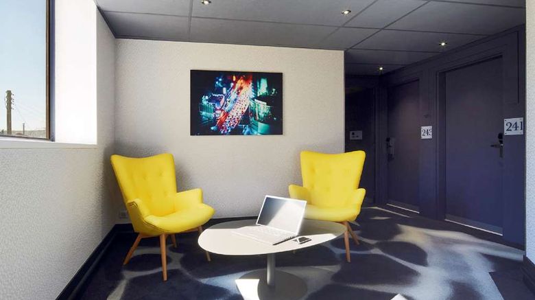 <b>Kyriad Paris Ouest Bezons La Defense Lobby</b>. Images powered by <a href="https://iceportal.shijigroup.com/" title="IcePortal" target="_blank">IcePortal</a>.