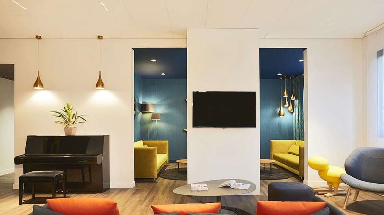 <b>Kyriad Paris Ouest Bezons La Defense Lobby</b>. Images powered by <a href="https://iceportal.shijigroup.com/" title="IcePortal" target="_blank">IcePortal</a>.