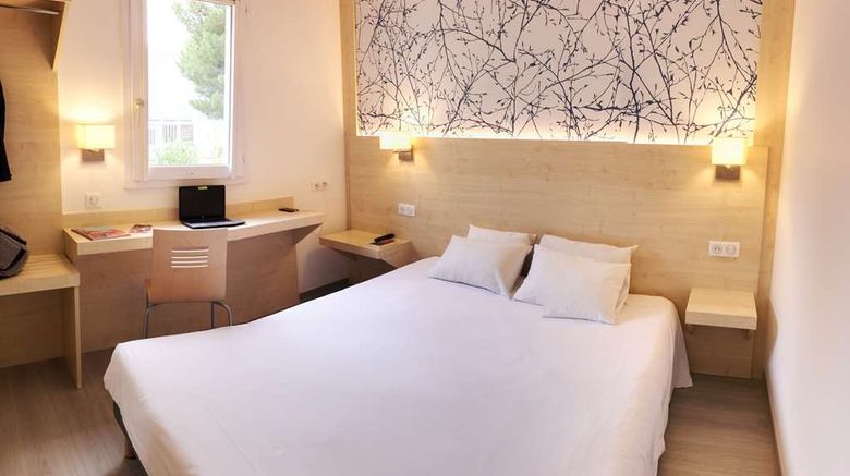 <b>Kyriad Perpignan Nord Room</b>. Images powered by <a href="https://iceportal.shijigroup.com/" title="IcePortal" target="_blank">IcePortal</a>.
