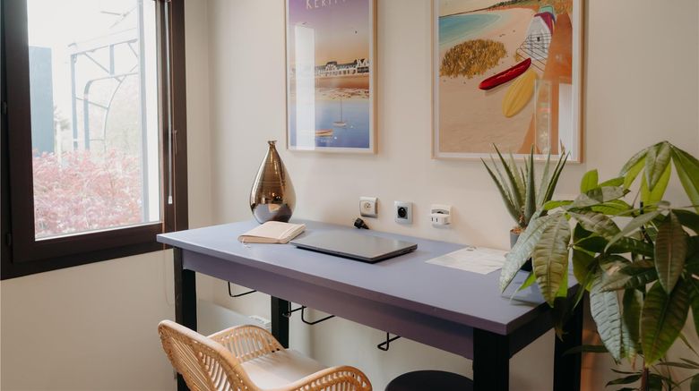 <b>Hotel Kyriad Quimper Sud Room</b>. Images powered by <a href="https://iceportal.shijigroup.com/" title="IcePortal" target="_blank">IcePortal</a>.