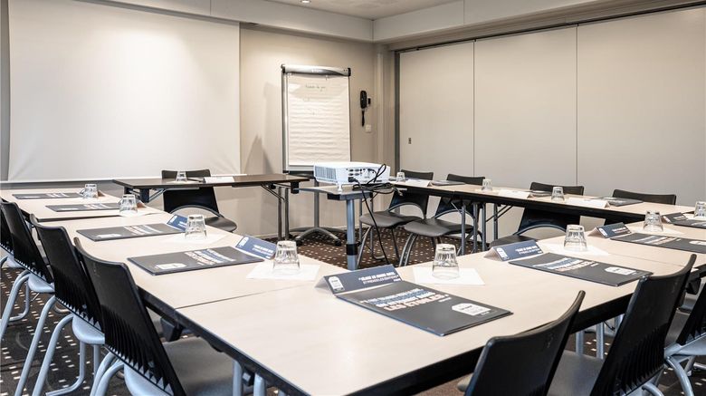 <b>Kyriad Rennes Nord Meeting</b>. Images powered by <a href="https://iceportal.shijigroup.com/" title="IcePortal" target="_blank">IcePortal</a>.