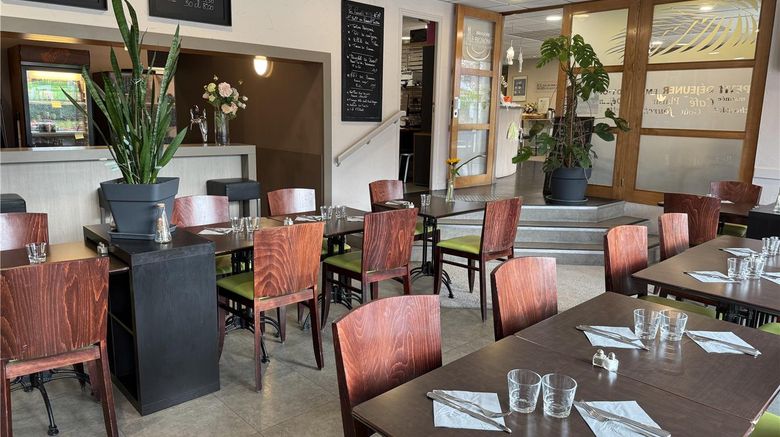 <b>Kyriad Rennes Chantepie Restaurant</b>. Images powered by <a href="https://iceportal.shijigroup.com/" title="IcePortal" target="_blank">IcePortal</a>.