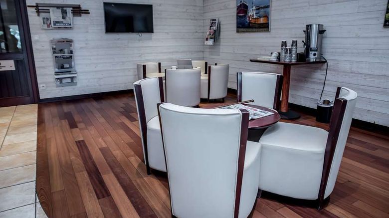 <b>Kyriad Saint Malo Ouest/Dinard Lobby</b>. Images powered by <a href="https://iceportal.shijigroup.com/" title="IcePortal" target="_blank">IcePortal</a>.