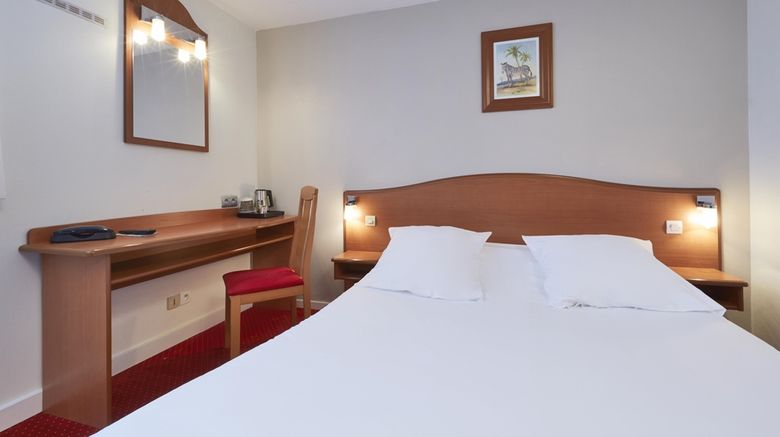 <b>Hotel Kyriad Saint Quentin en Yvelines Room</b>. Images powered by <a href="https://iceportal.shijigroup.com/" title="IcePortal" target="_blank">IcePortal</a>.