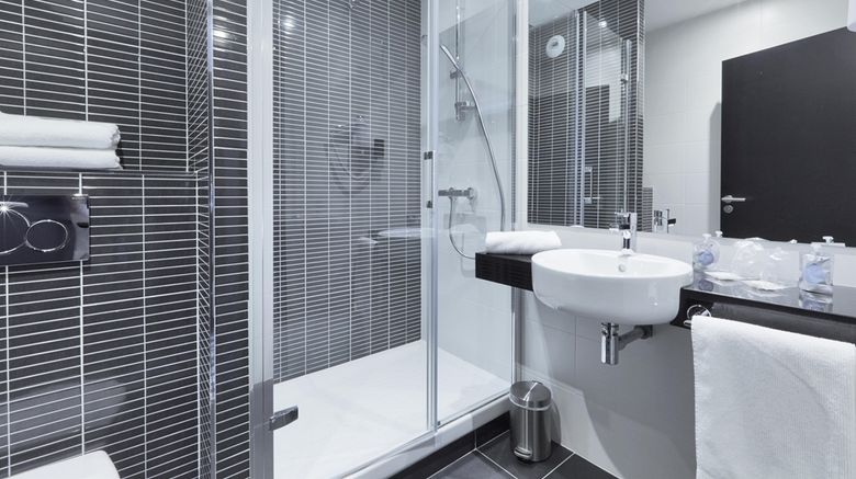 <b>Hotel Kyriad Saint Quentin en Yvelines Room</b>. Images powered by <a href="https://iceportal.shijigroup.com/" title="IcePortal" target="_blank">IcePortal</a>.