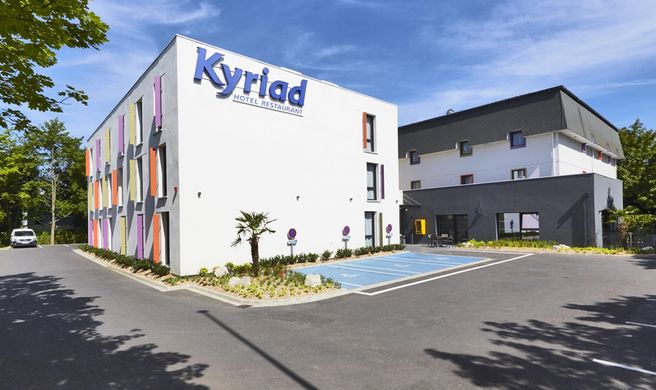Hotel Kyriad Saint Quentin en Yvelines Exterior