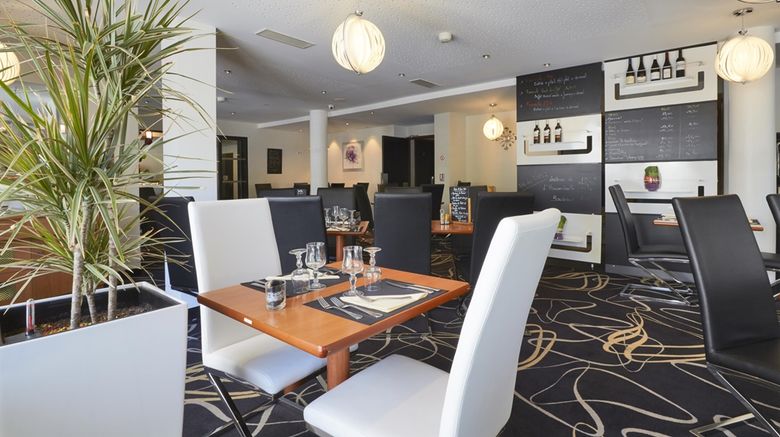 <b>Hotel Kyriad Saint Quentin en Yvelines Restaurant</b>. Images powered by <a href="https://iceportal.shijigroup.com/" title="IcePortal" target="_blank">IcePortal</a>.