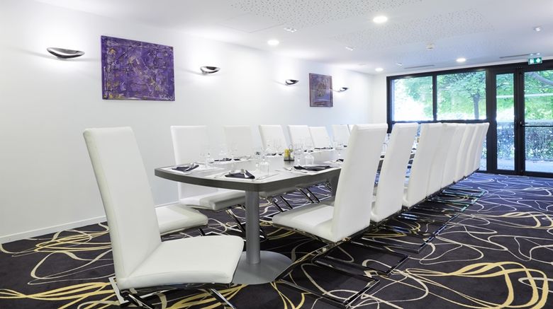 <b>Hotel Kyriad Saint Quentin en Yvelines Meeting</b>. Images powered by <a href="https://iceportal.shijigroup.com/" title="IcePortal" target="_blank">IcePortal</a>.