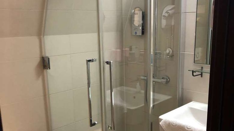 <b>Hotel Kyriad Saint Quentin en Yvelines Room</b>. Images powered by <a href="https://iceportal.shijigroup.com/" title="IcePortal" target="_blank">IcePortal</a>.
