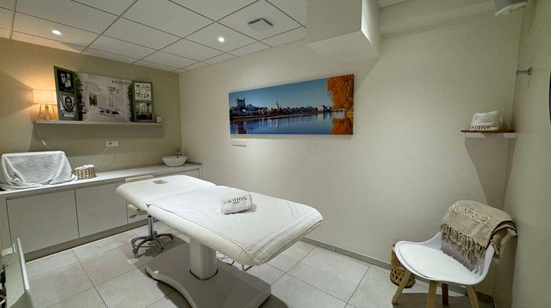<b>Kyriad Saumur Centre Suite</b>. Images powered by <a href="https://iceportal.shijigroup.com/" title="IcePortal" target="_blank">IcePortal</a>.