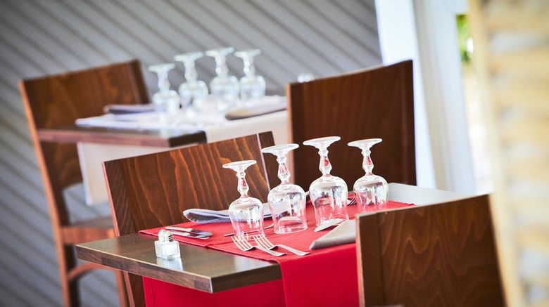 <b>Hotel Kyriad Toulon Est-La Garde Restaurant</b>. Images powered by <a href="https://iceportal.shijigroup.com/" title="IcePortal" target="_blank">IcePortal</a>.