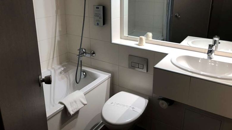 <b>Hotel Kyriad Toulon Est-La Garde Room</b>. Images powered by <a href="https://iceportal.shijigroup.com/" title="IcePortal" target="_blank">IcePortal</a>.