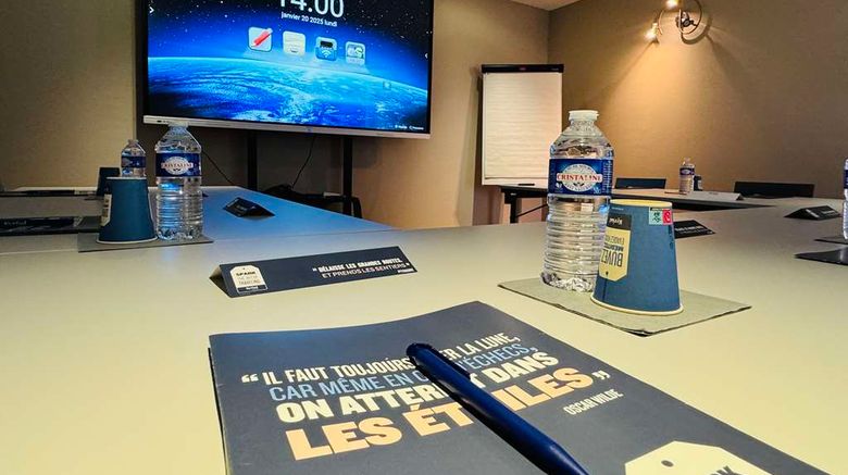 <b>Kyriad Toulouse Roques Meeting</b>. Images powered by <a href="https://iceportal.shijigroup.com/" title="IcePortal" target="_blank">IcePortal</a>.
