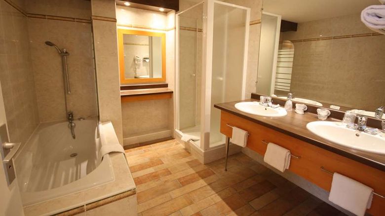 <b>Hotel Kyriad Tours-St Pierr des Corps Suite</b>. Images powered by <a href="https://iceportal.shijigroup.com/" title="IcePortal" target="_blank">IcePortal</a>.