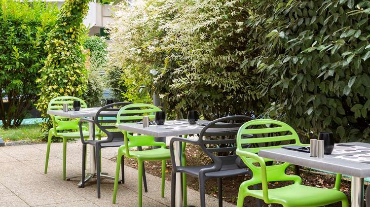 Hotel Kyriad Tours-St Pierr des Corps Exterior