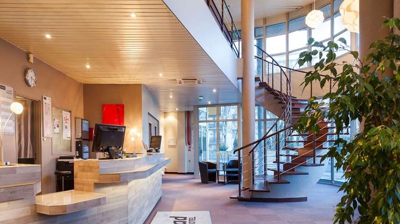 <b>Hotel Kyriad Tours-St Pierr des Corps Lobby</b>. Images powered by <a href="https://iceportal.shijigroup.com/" title="IcePortal" target="_blank">IcePortal</a>.