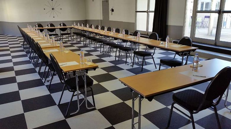 <b>Hotel Kyriad Tours-St Pierr des Corps Meeting</b>. Images powered by <a href="https://iceportal.shijigroup.com/" title="IcePortal" target="_blank">IcePortal</a>.