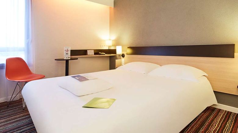 <b>Kyriad Tours Sud Room</b>. Images powered by <a href="https://iceportal.shijigroup.com/" title="IcePortal" target="_blank">IcePortal</a>.