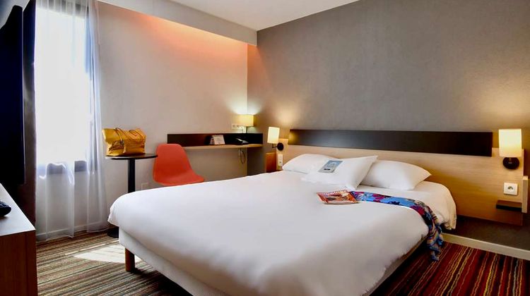 Kyriad Tours Sud Room