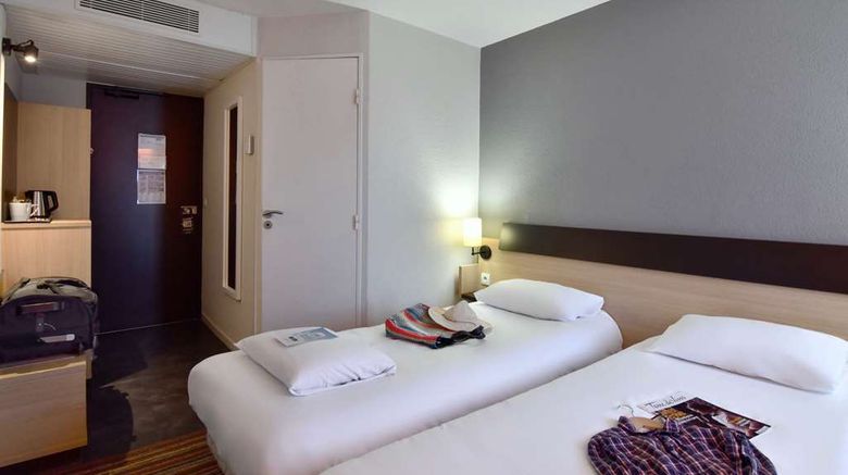 <b>Kyriad Tours Sud Room</b>. Images powered by <a href="https://iceportal.shijigroup.com/" title="IcePortal" target="_blank">IcePortal</a>.