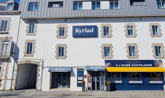 Hotel Kyriad Exterior