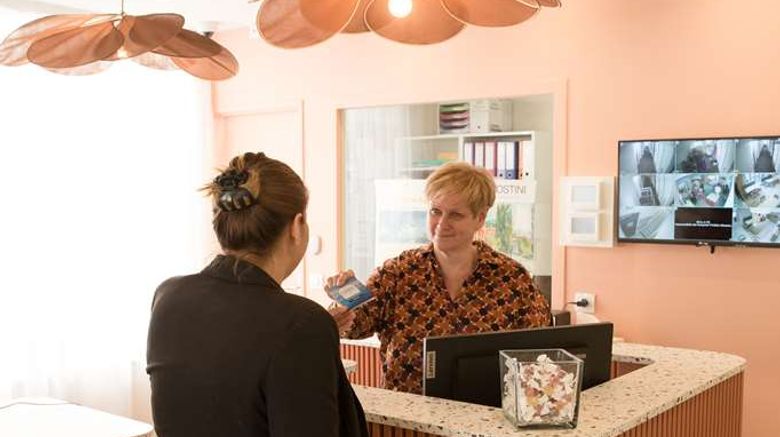 <b>Hotel Kyriad Villefranche Sur Saone Lobby</b>. Images powered by <a href="https://iceportal.shijigroup.com/" title="IcePortal" target="_blank">IcePortal</a>.