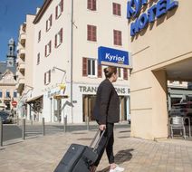 Hotel Kyriad Villefranche Sur Saone Exterior