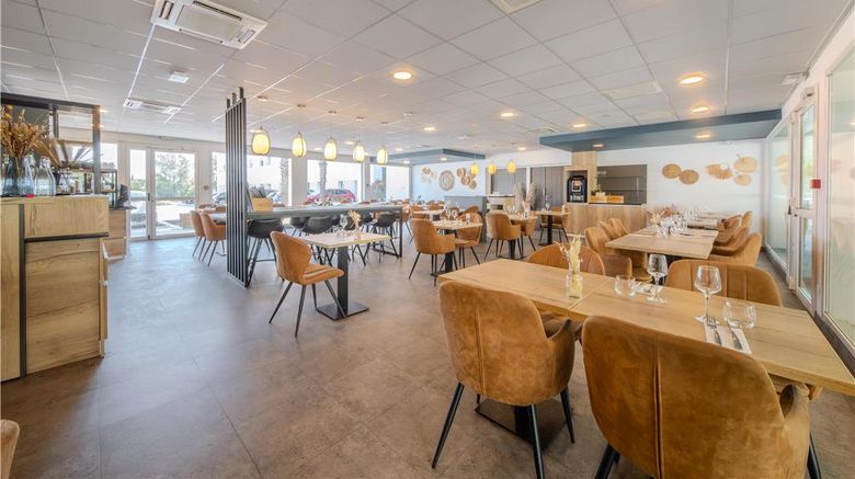 <b>Campanille Montpellier Ouest Croix Restaurant</b>. Images powered by <a href="https://iceportal.shijigroup.com/" title="IcePortal" target="_blank">IcePortal</a>.