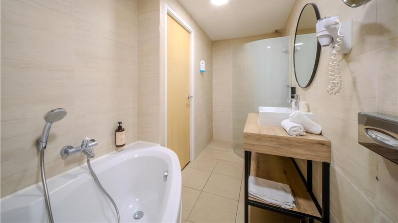 <b>Campanille Montpellier Ouest Croix Suite</b>. Images powered by <a href="https://iceportal.shijigroup.com/" title="IcePortal" target="_blank">IcePortal</a>.