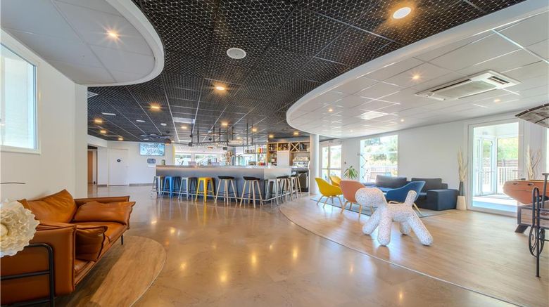 <b>Campanille Montpellier Ouest Croix Lobby</b>. Images powered by <a href="https://iceportal.shijigroup.com/" title="IcePortal" target="_blank">IcePortal</a>.