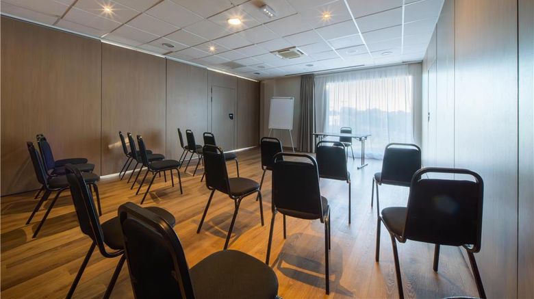 <b>Campanille Montpellier Ouest Croix Meeting</b>. Images powered by <a href="https://iceportal.shijigroup.com/" title="IcePortal" target="_blank">IcePortal</a>.