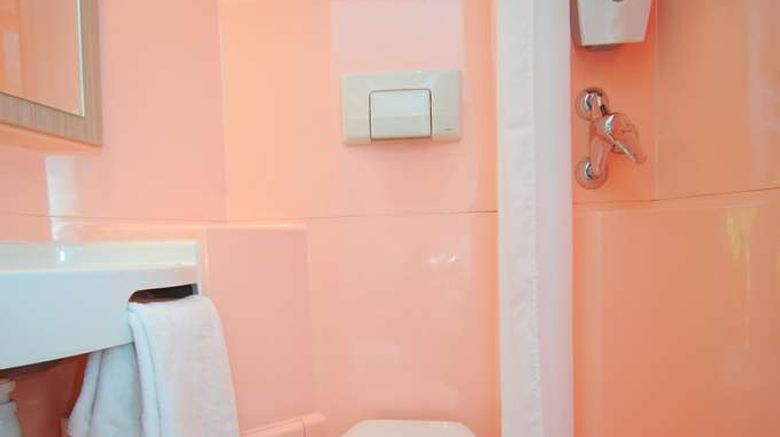 <b>Premiere Classe Ales Hotel Room</b>. Images powered by <a href="https://iceportal.shijigroup.com/" title="IcePortal" target="_blank">IcePortal</a>.