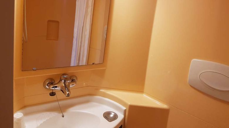 <b>Premiere Classe Hotel Amiens-Glisy Room</b>. Images powered by <a href="https://iceportal.shijigroup.com/" title="IcePortal" target="_blank">IcePortal</a>.