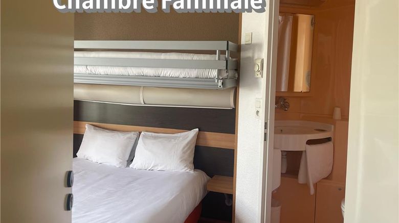 <b>Premiere Classe Hotel Amiens-Glisy Room</b>. Images powered by <a href="https://iceportal.shijigroup.com/" title="IcePortal" target="_blank">IcePortal</a>.