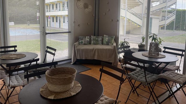 <b>Premiere Classe Hotel Amiens-Glisy Meeting</b>. Images powered by <a href="https://iceportal.shijigroup.com/" title="IcePortal" target="_blank">IcePortal</a>.