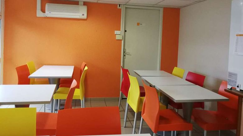 <b>Premiere Classe Angers Ouest Beaucouze Suite</b>. Images powered by <a href="https://iceportal.shijigroup.com/" title="IcePortal" target="_blank">IcePortal</a>.